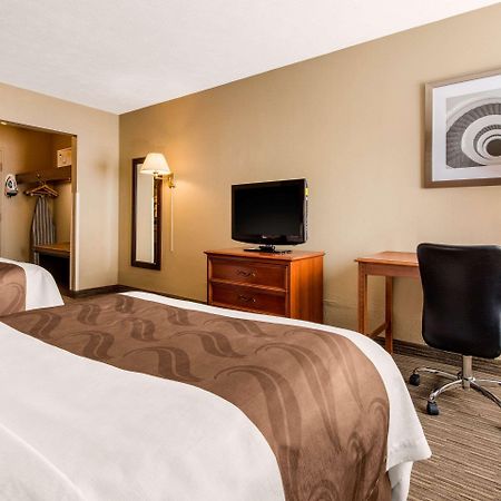 Quality Inn & Suites New Castle Buitenkant foto