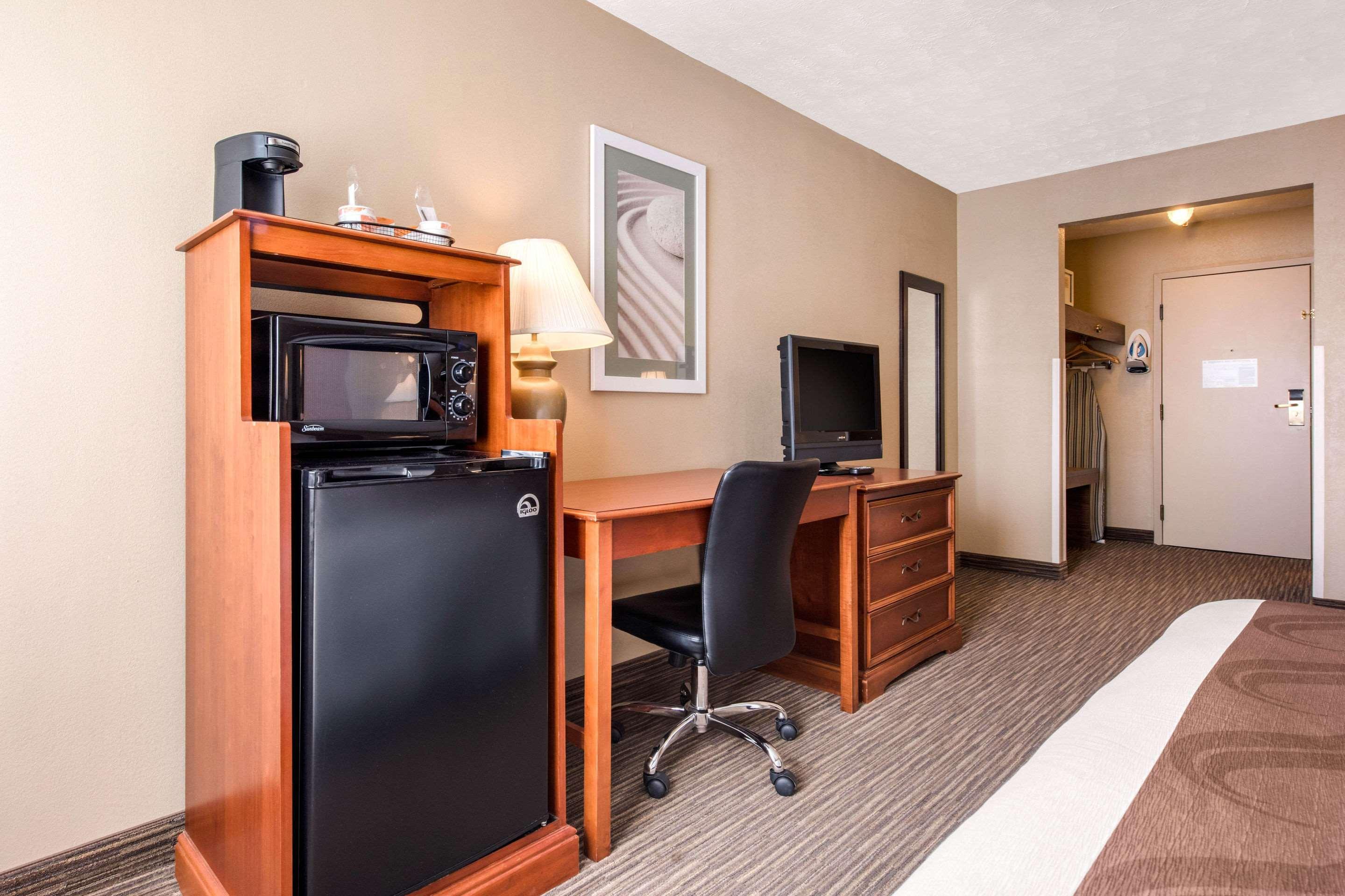 Quality Inn & Suites New Castle Buitenkant foto