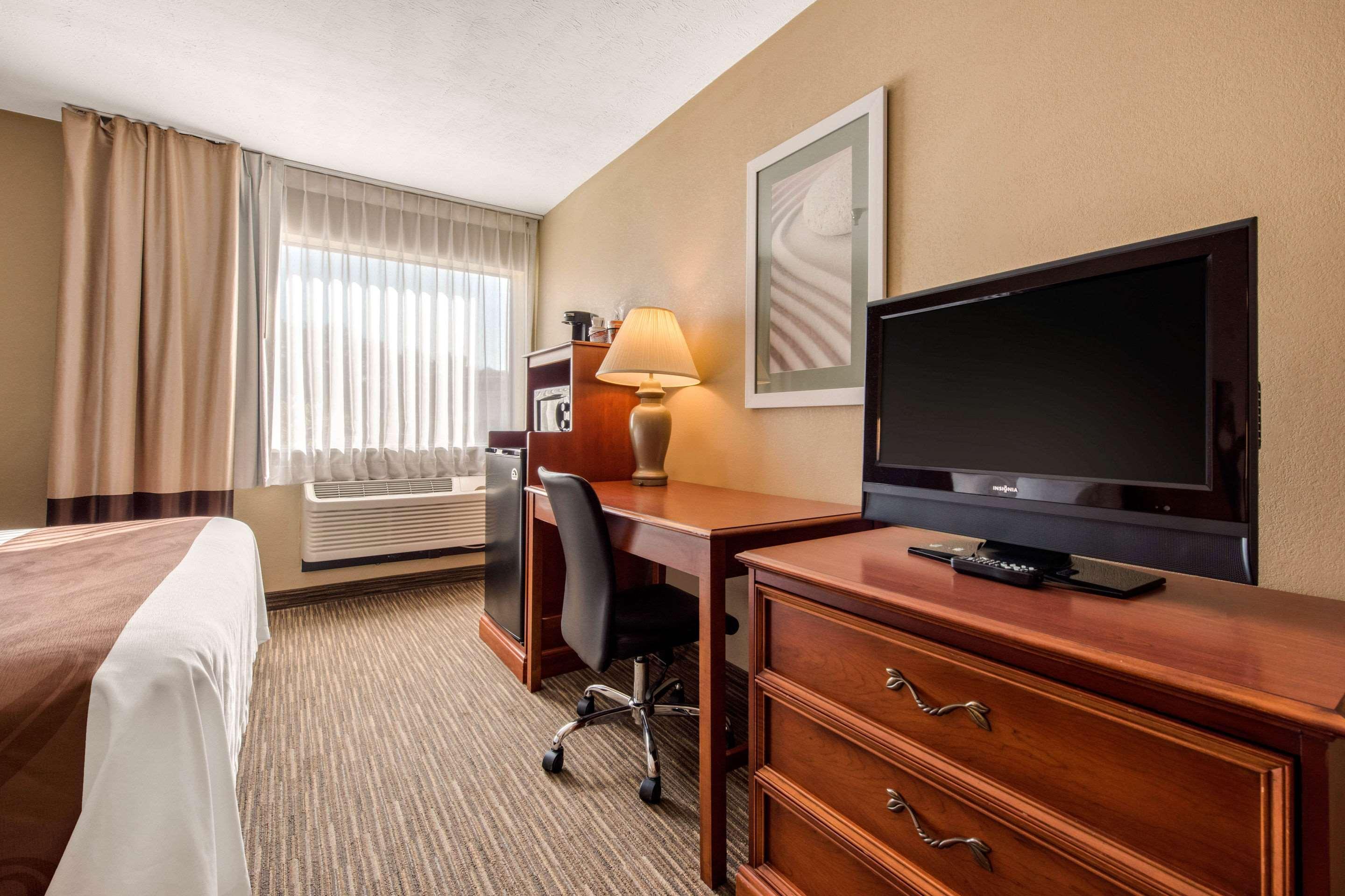 Quality Inn & Suites New Castle Buitenkant foto