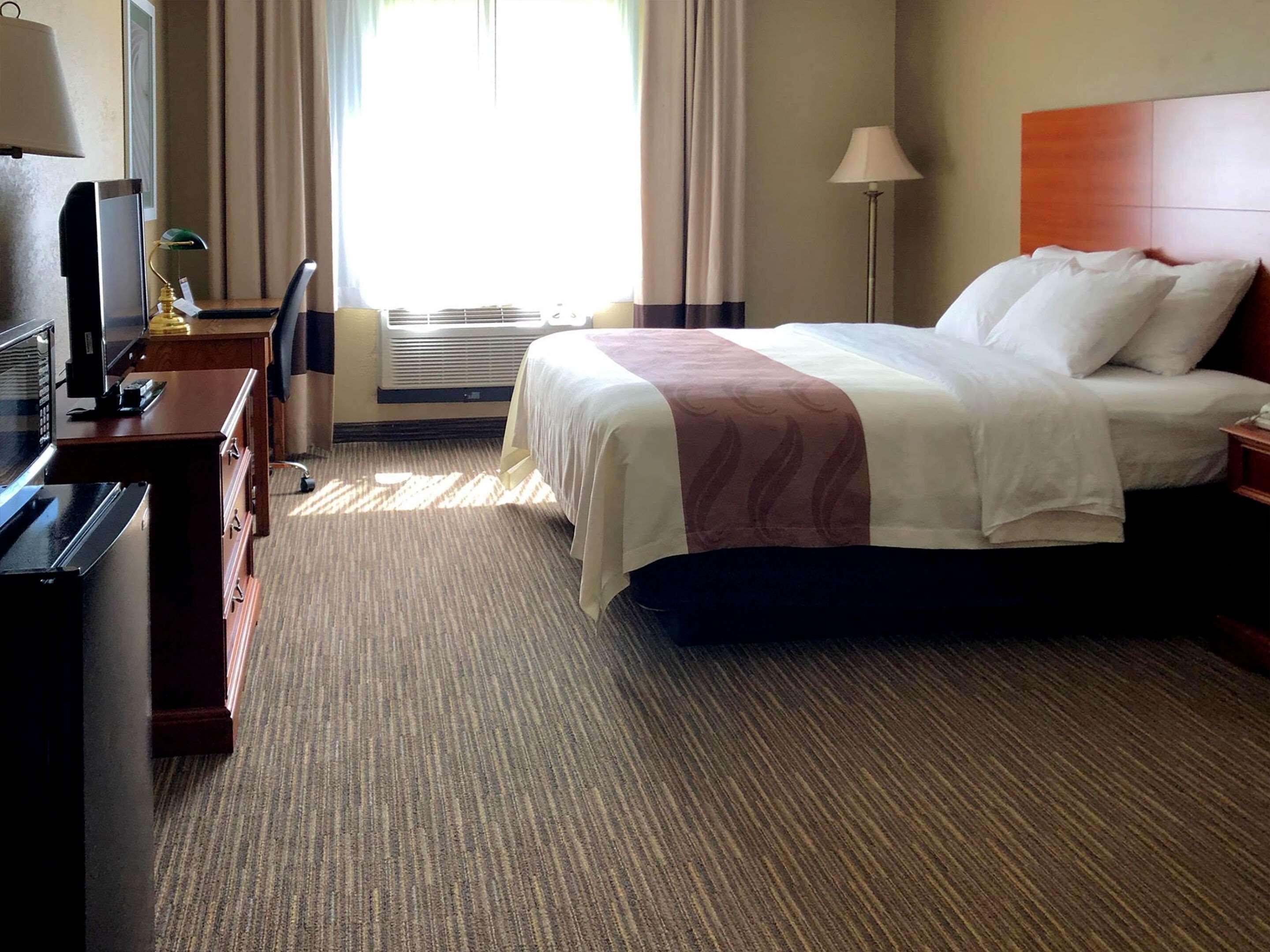 Quality Inn & Suites New Castle Buitenkant foto