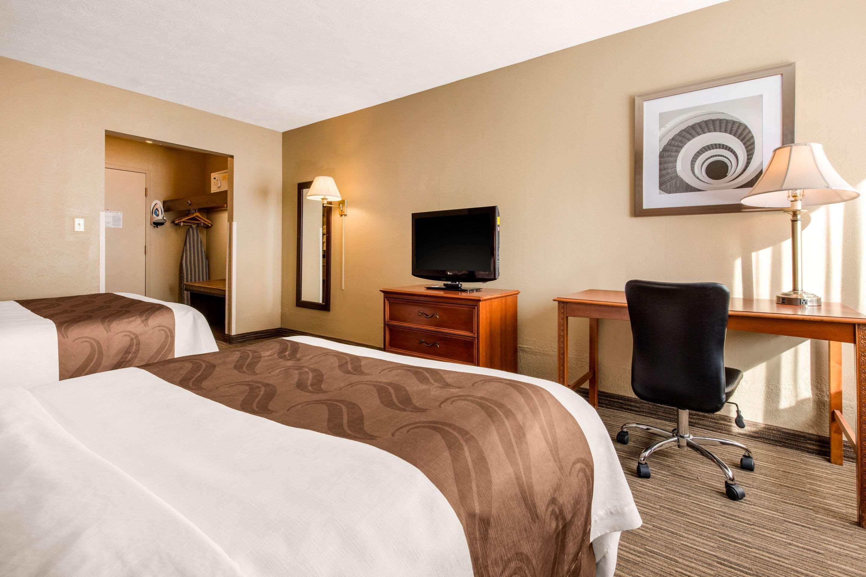 Quality Inn & Suites New Castle Buitenkant foto