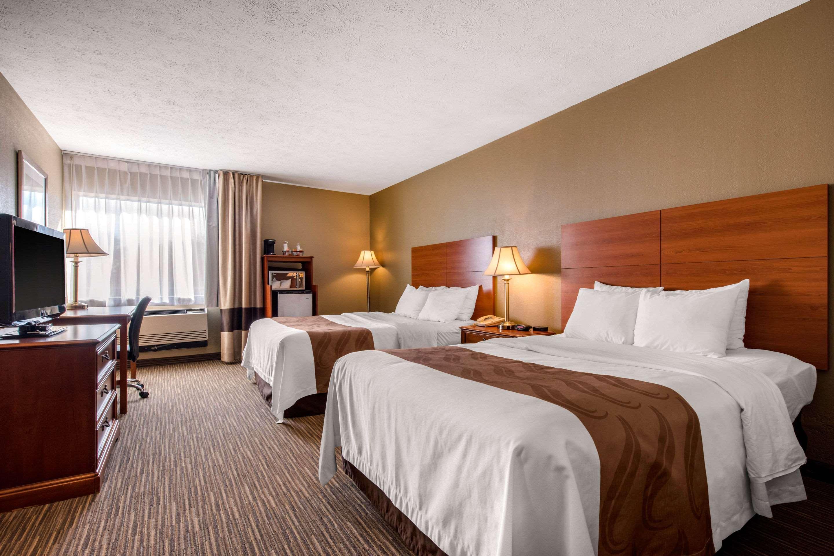 Quality Inn & Suites New Castle Buitenkant foto