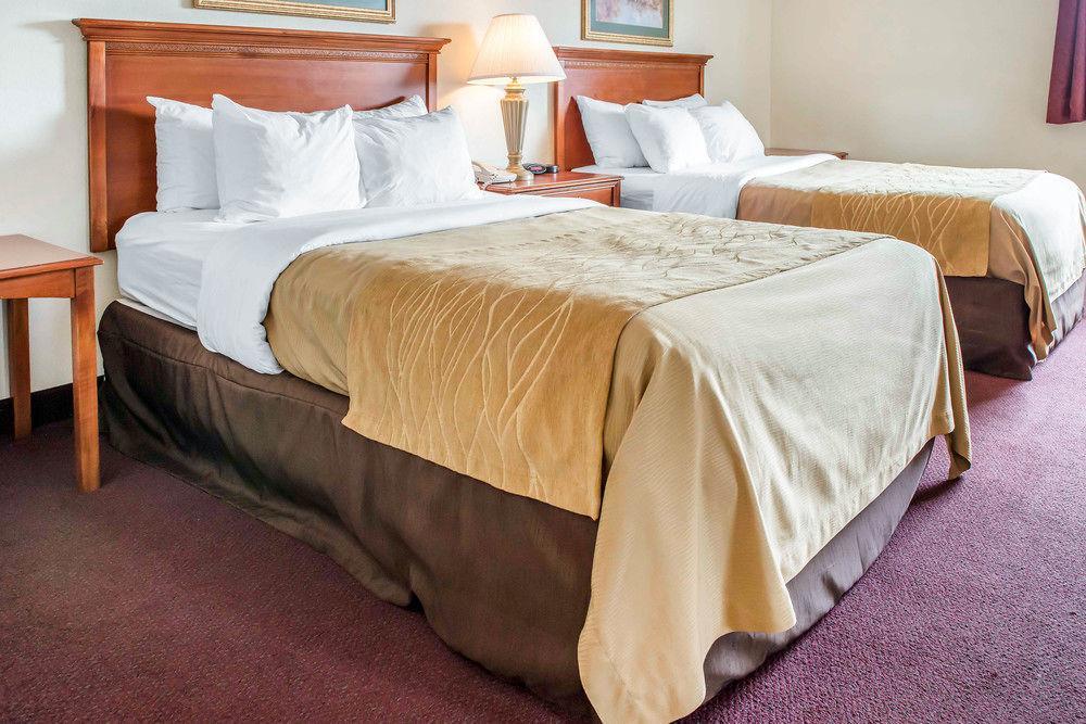 Quality Inn & Suites New Castle Buitenkant foto