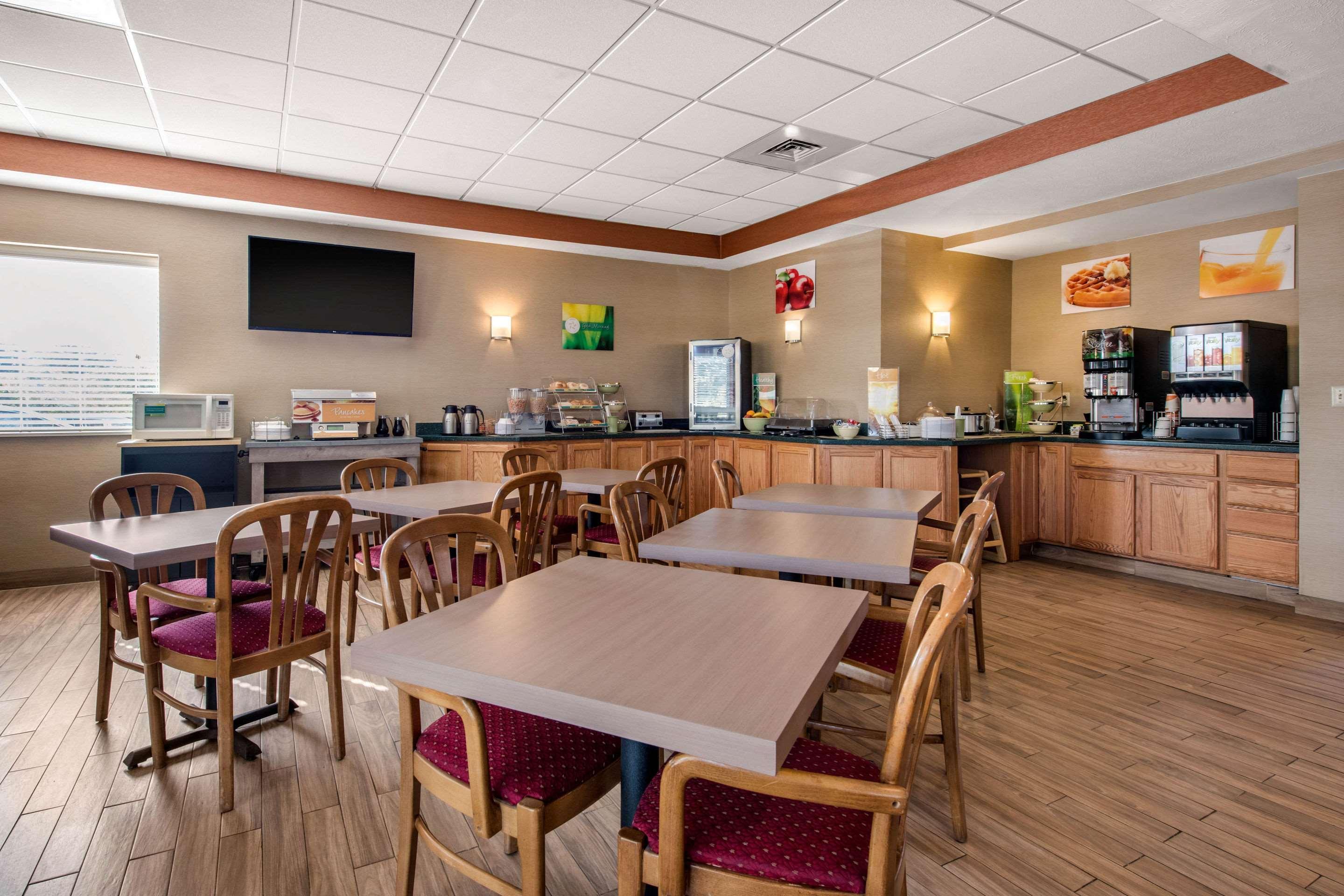 Quality Inn & Suites New Castle Buitenkant foto