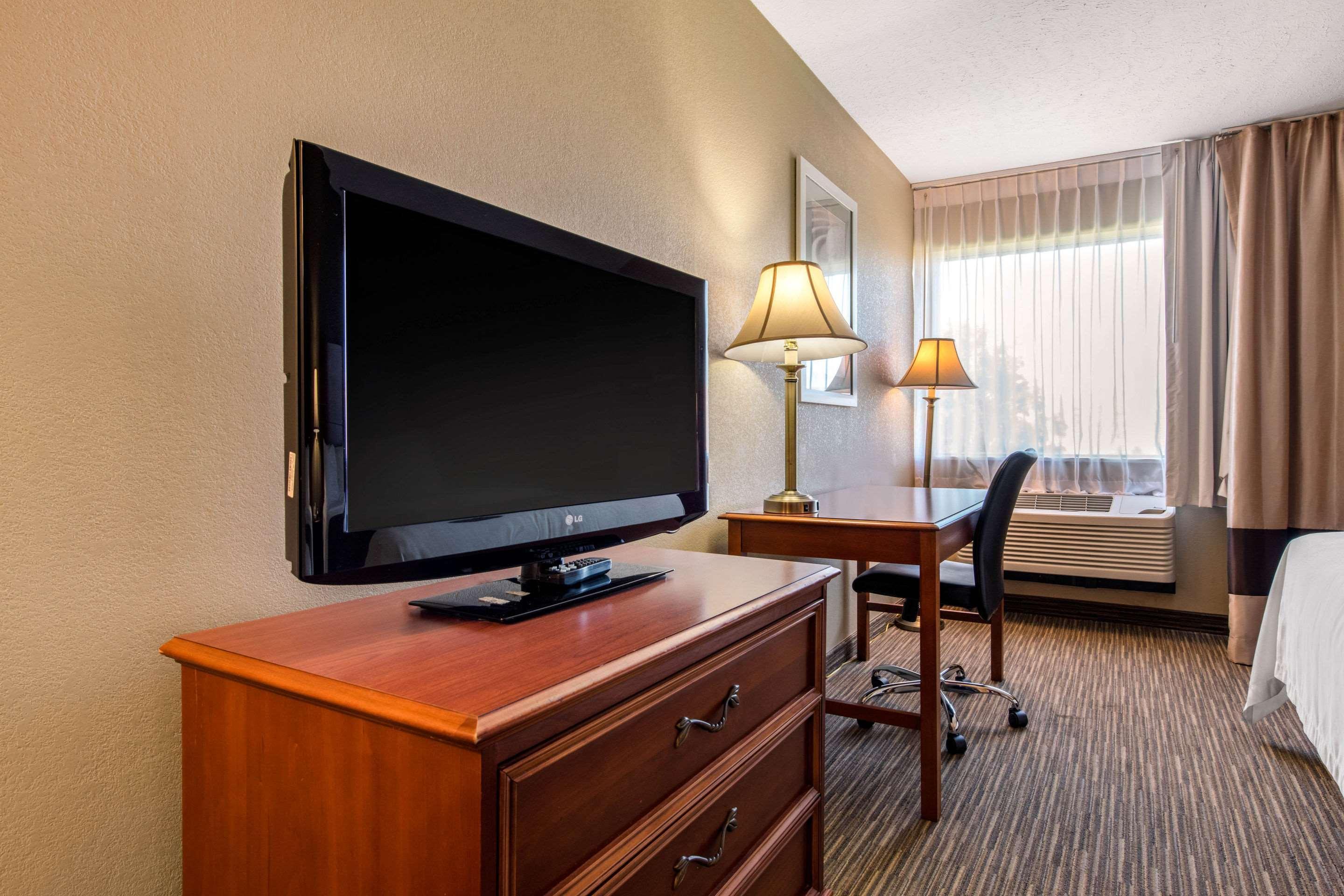 Quality Inn & Suites New Castle Buitenkant foto