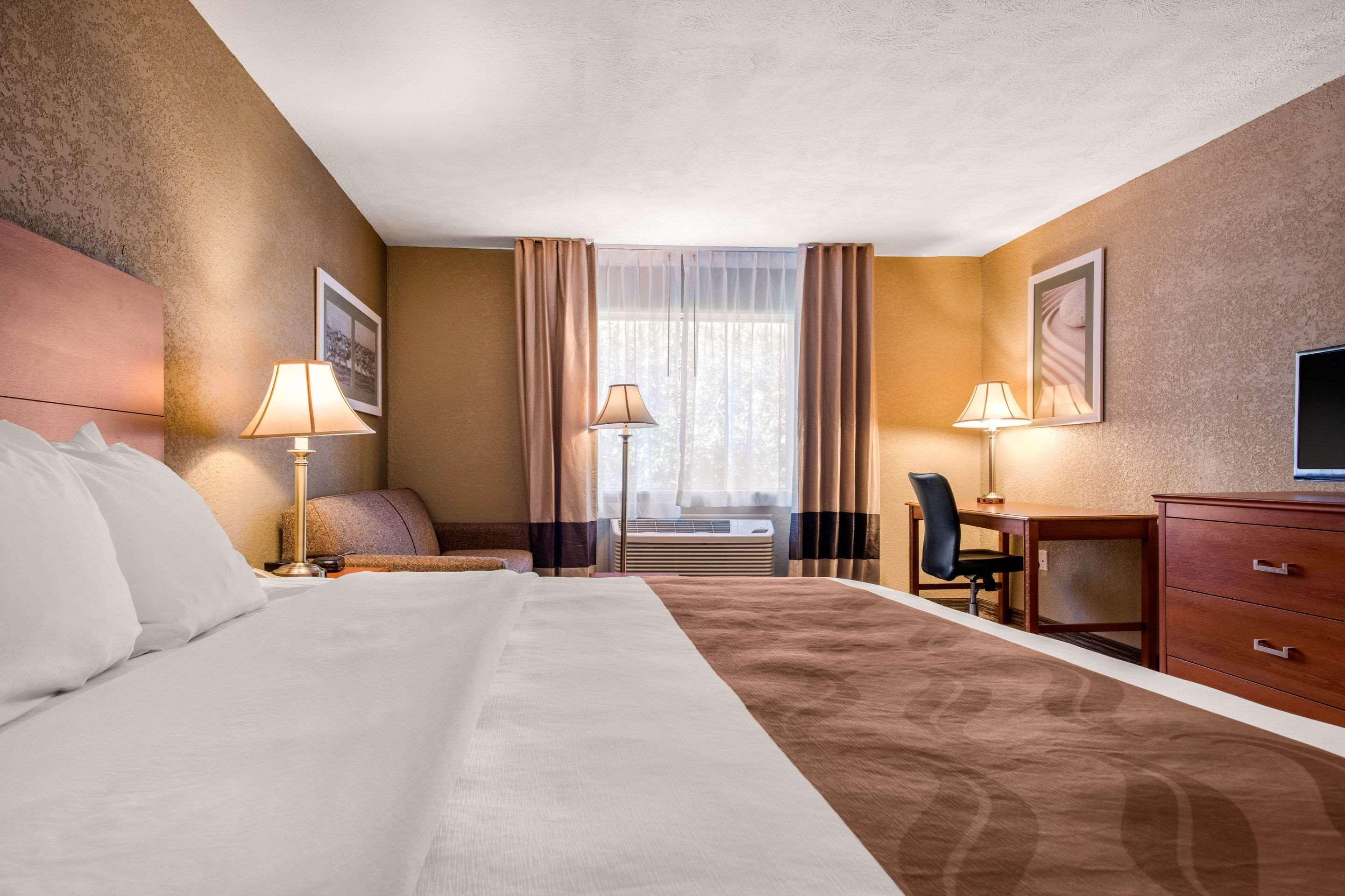 Quality Inn & Suites New Castle Buitenkant foto