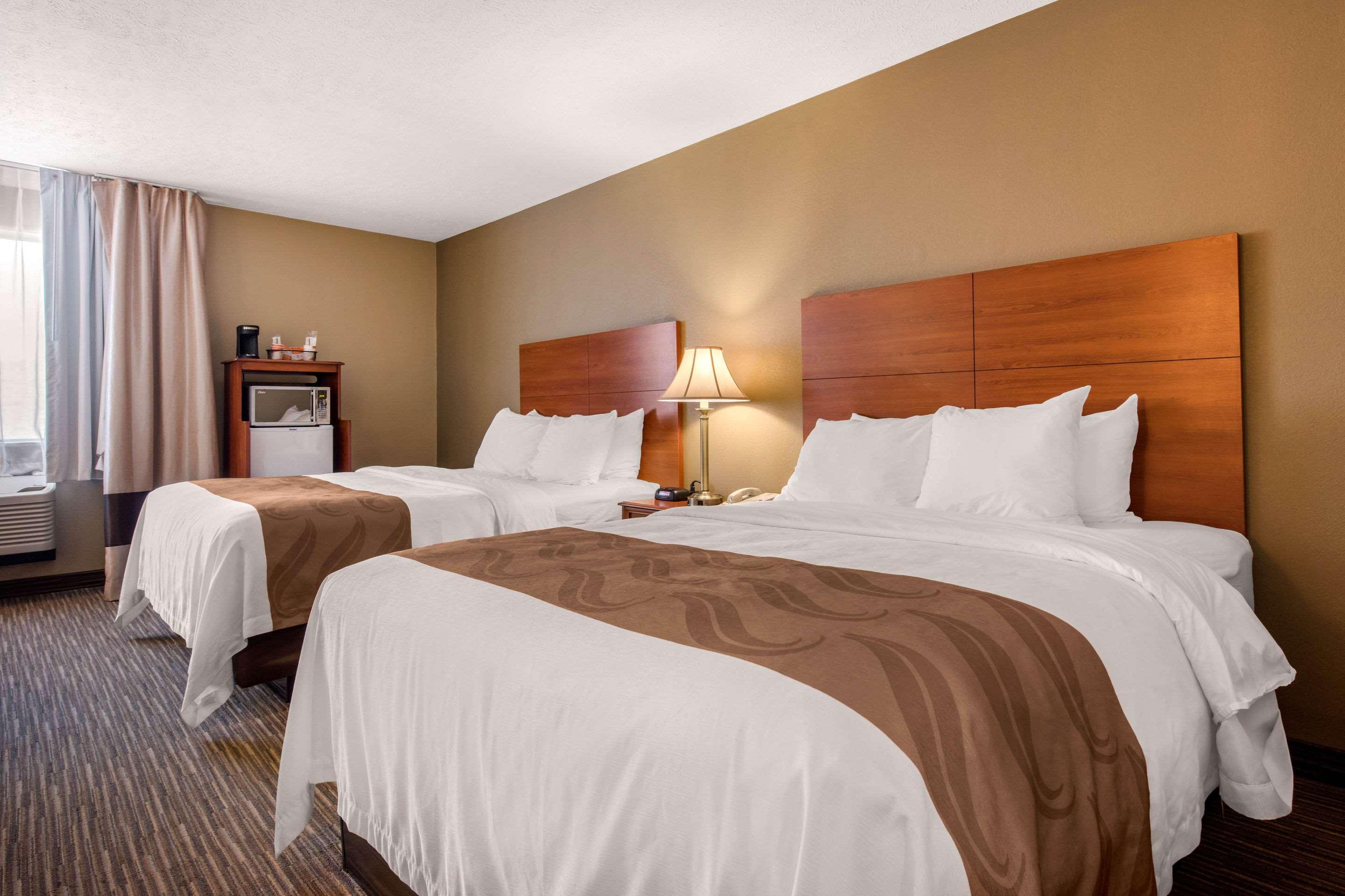 Quality Inn & Suites New Castle Buitenkant foto