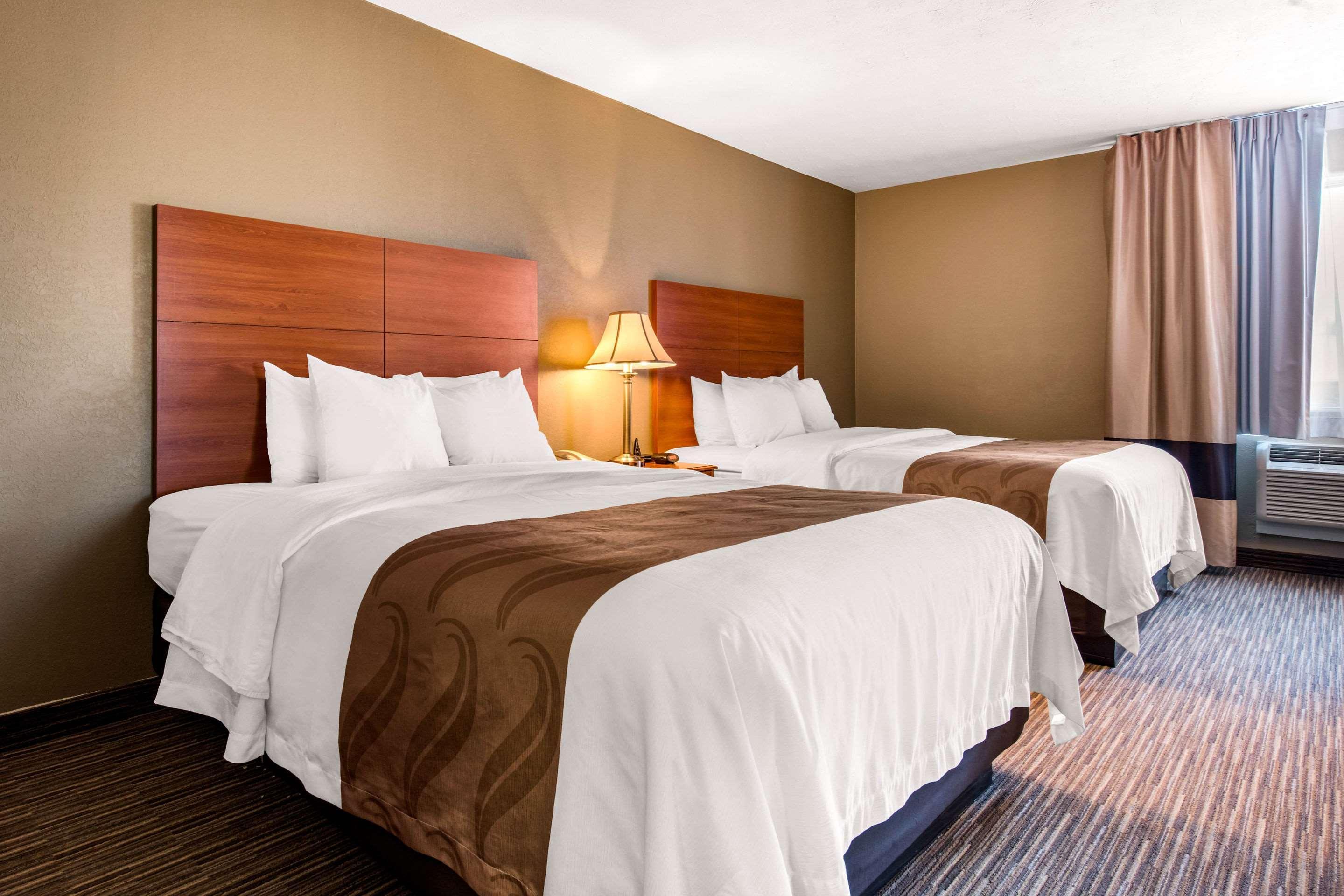 Quality Inn & Suites New Castle Buitenkant foto