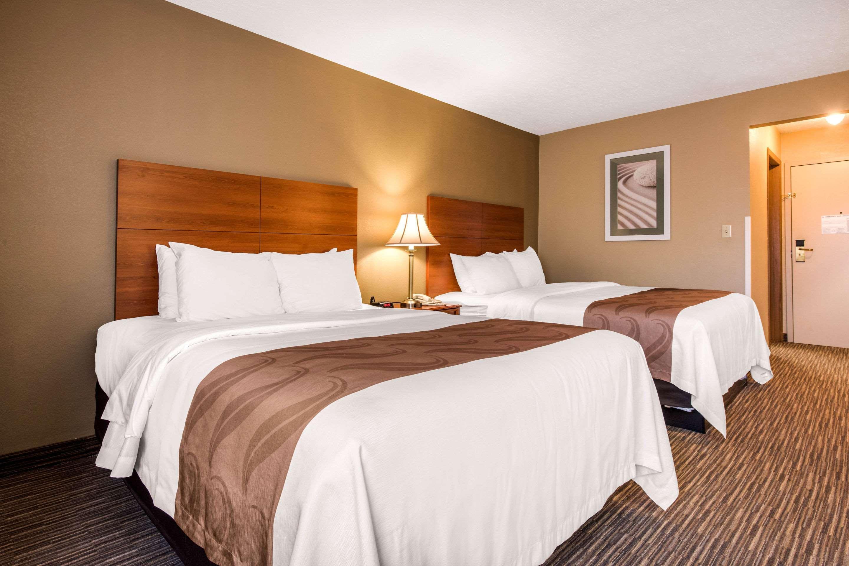 Quality Inn & Suites New Castle Buitenkant foto