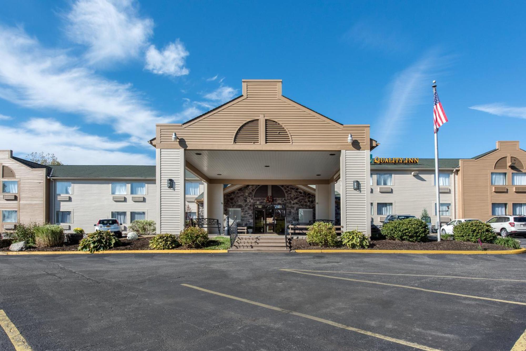 Quality Inn & Suites New Castle Buitenkant foto