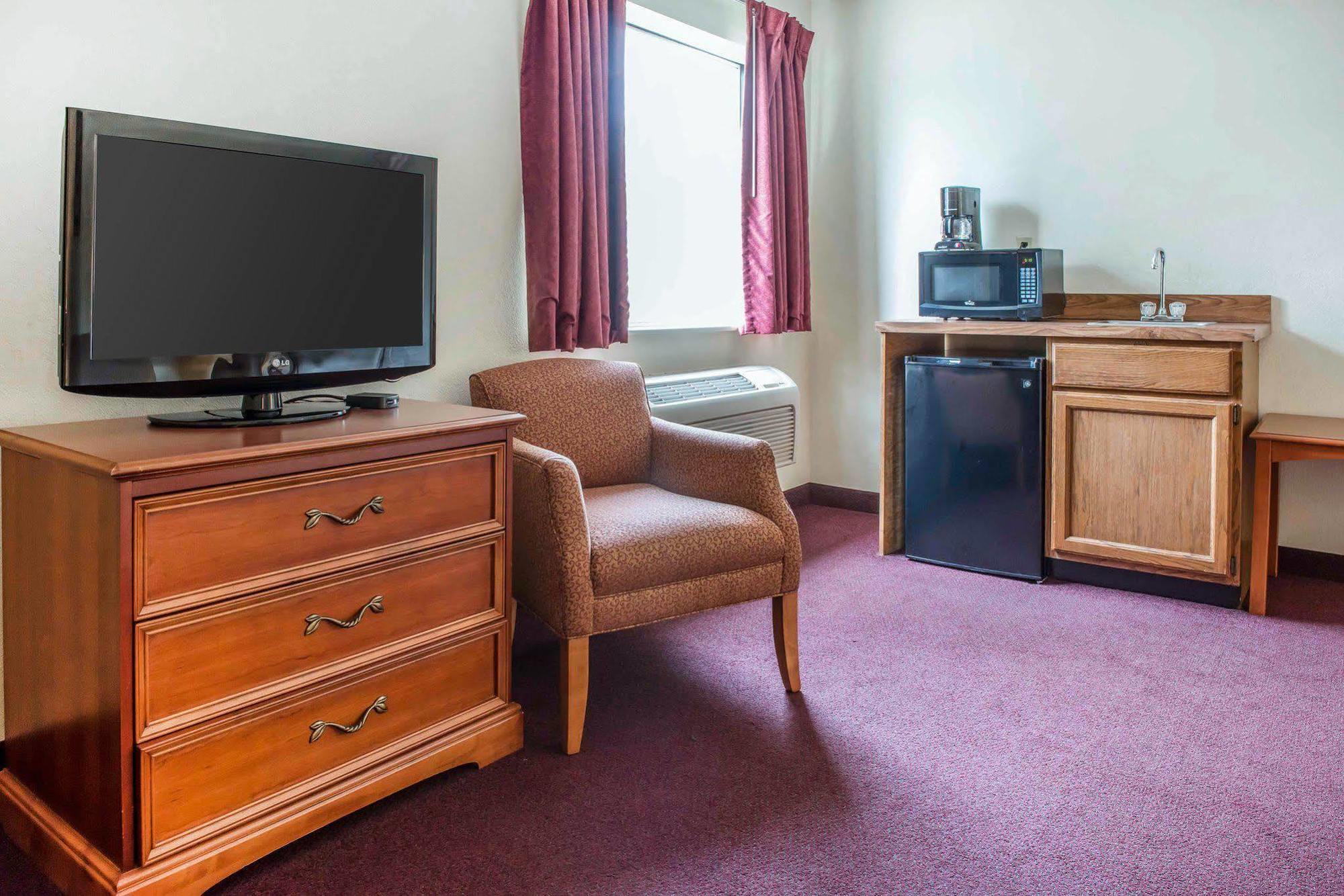 Quality Inn & Suites New Castle Buitenkant foto