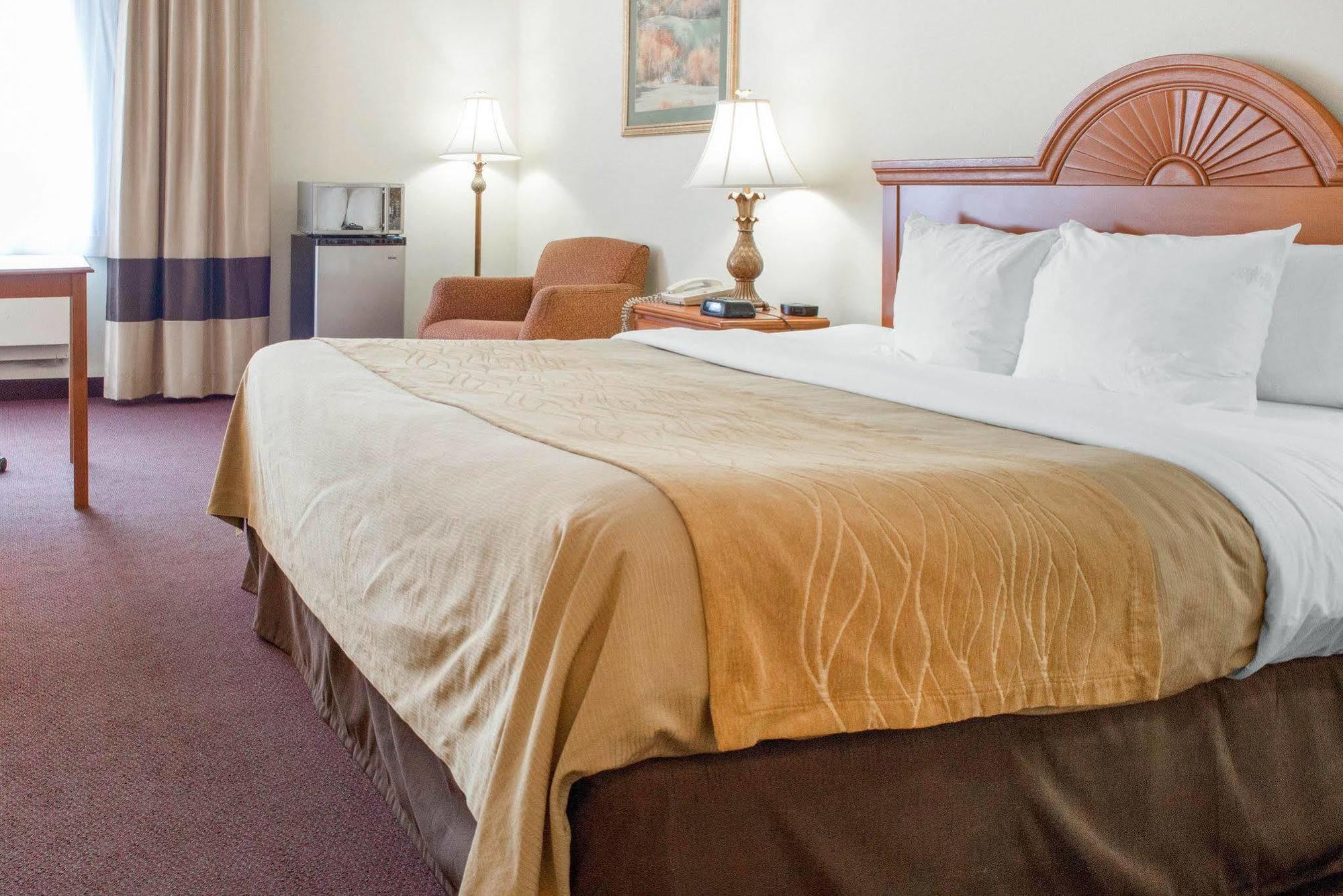 Quality Inn & Suites New Castle Buitenkant foto