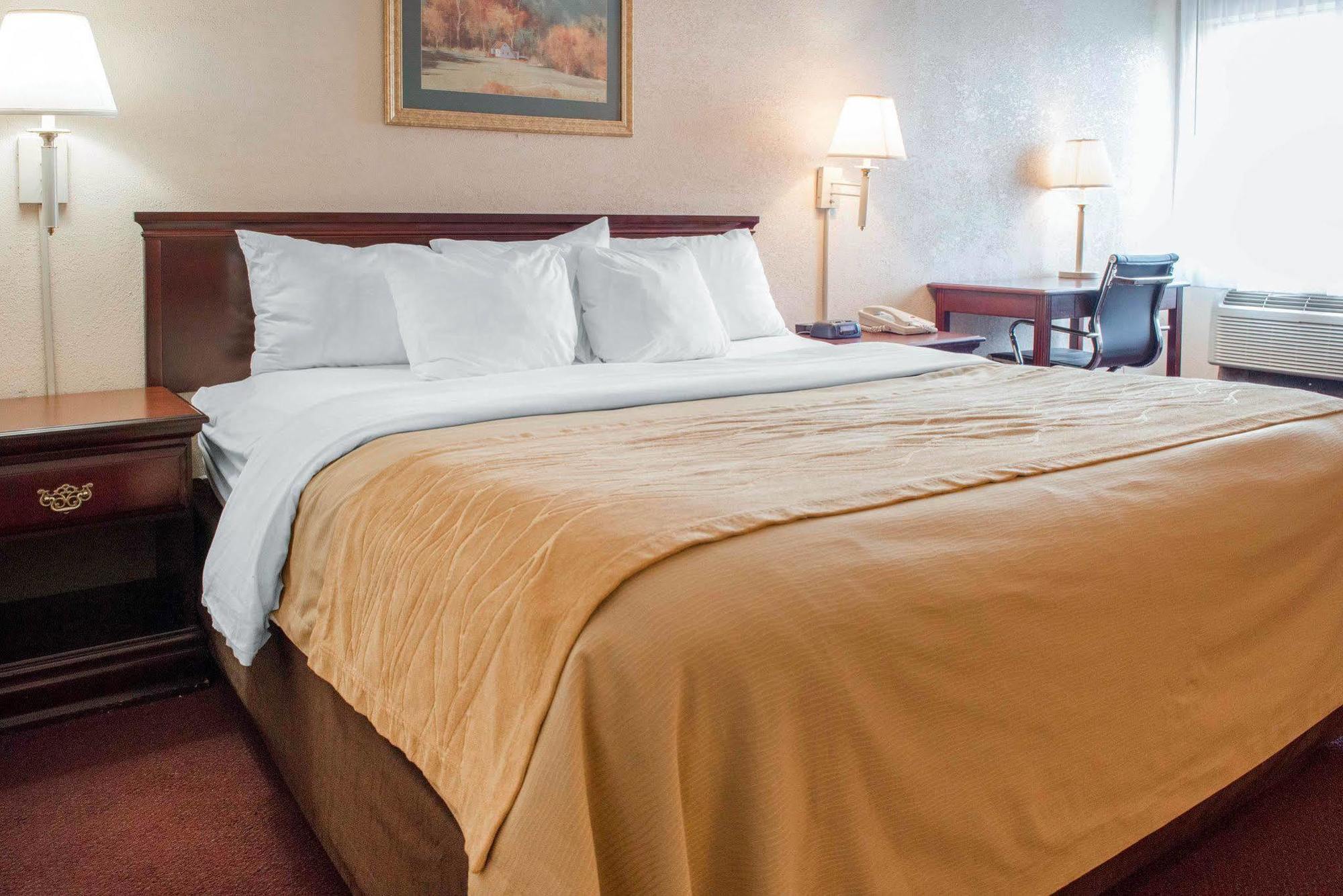Quality Inn & Suites New Castle Buitenkant foto