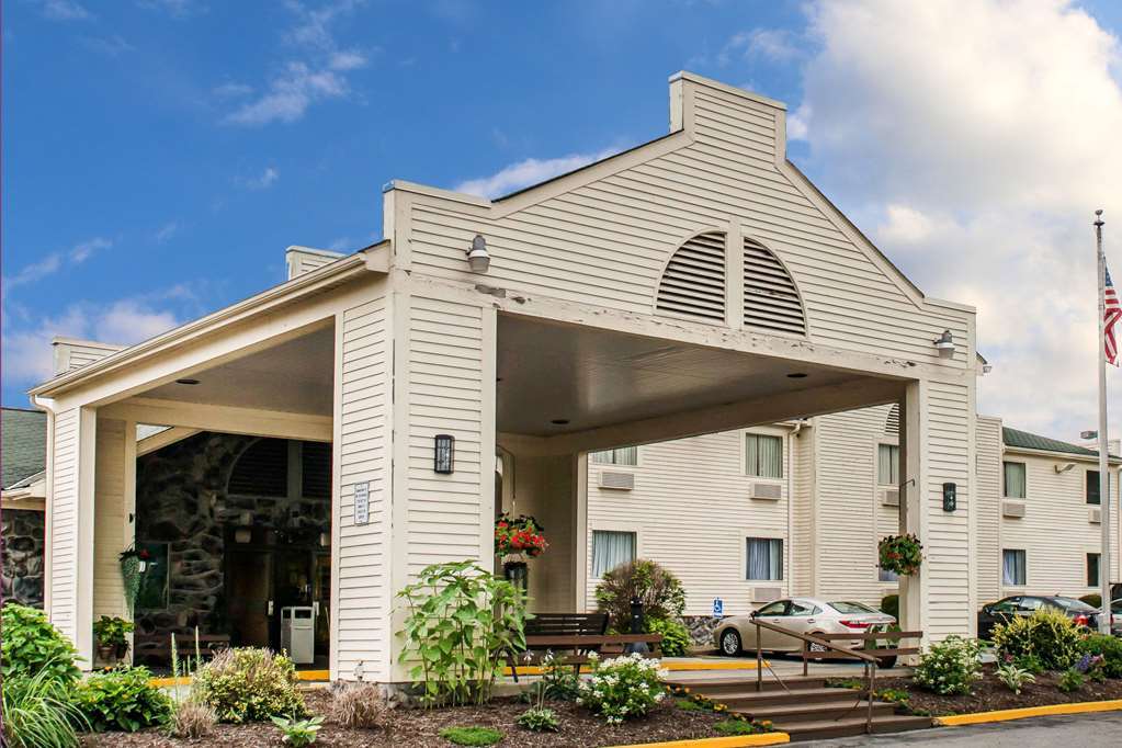 Quality Inn & Suites New Castle Buitenkant foto