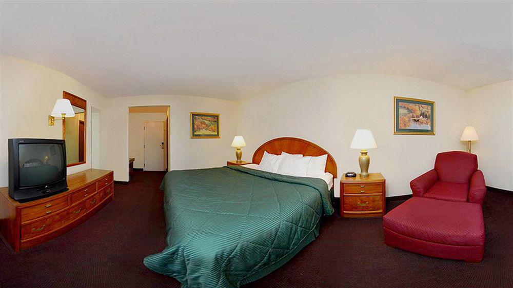 Quality Inn & Suites New Castle Buitenkant foto